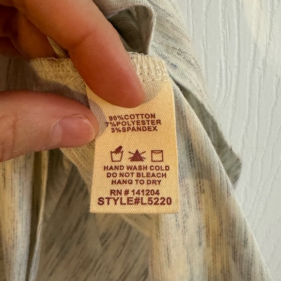 3 for $20/ Flowy Tank - Picture 5 of 9